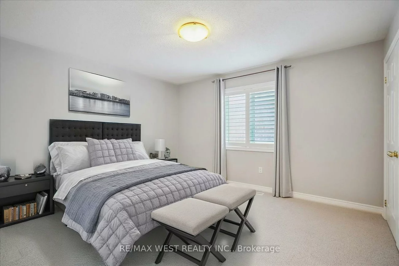 206, Shelbourne, Vellore Village, Vaughan