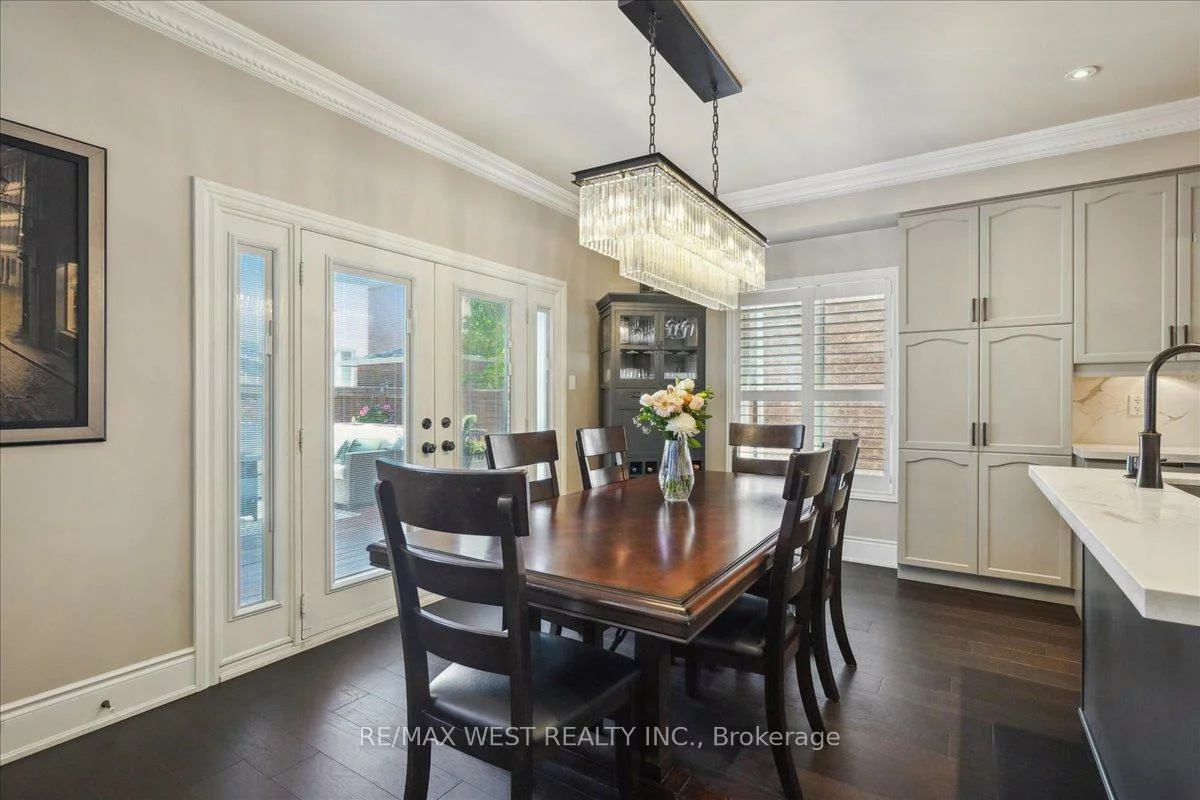 206, Shelbourne, Vellore Village, Vaughan