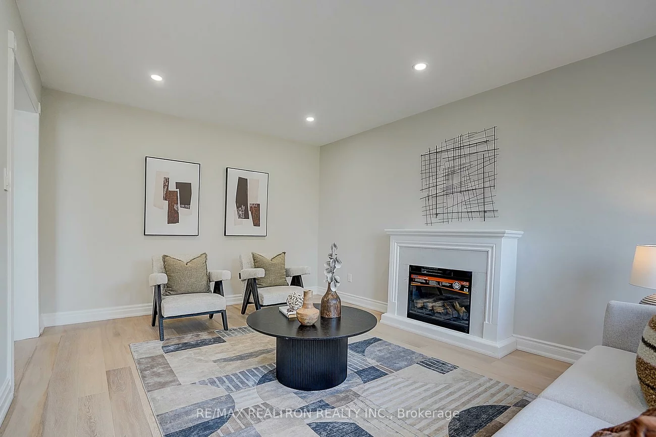 364, Castlehill, Maple, Vaughan