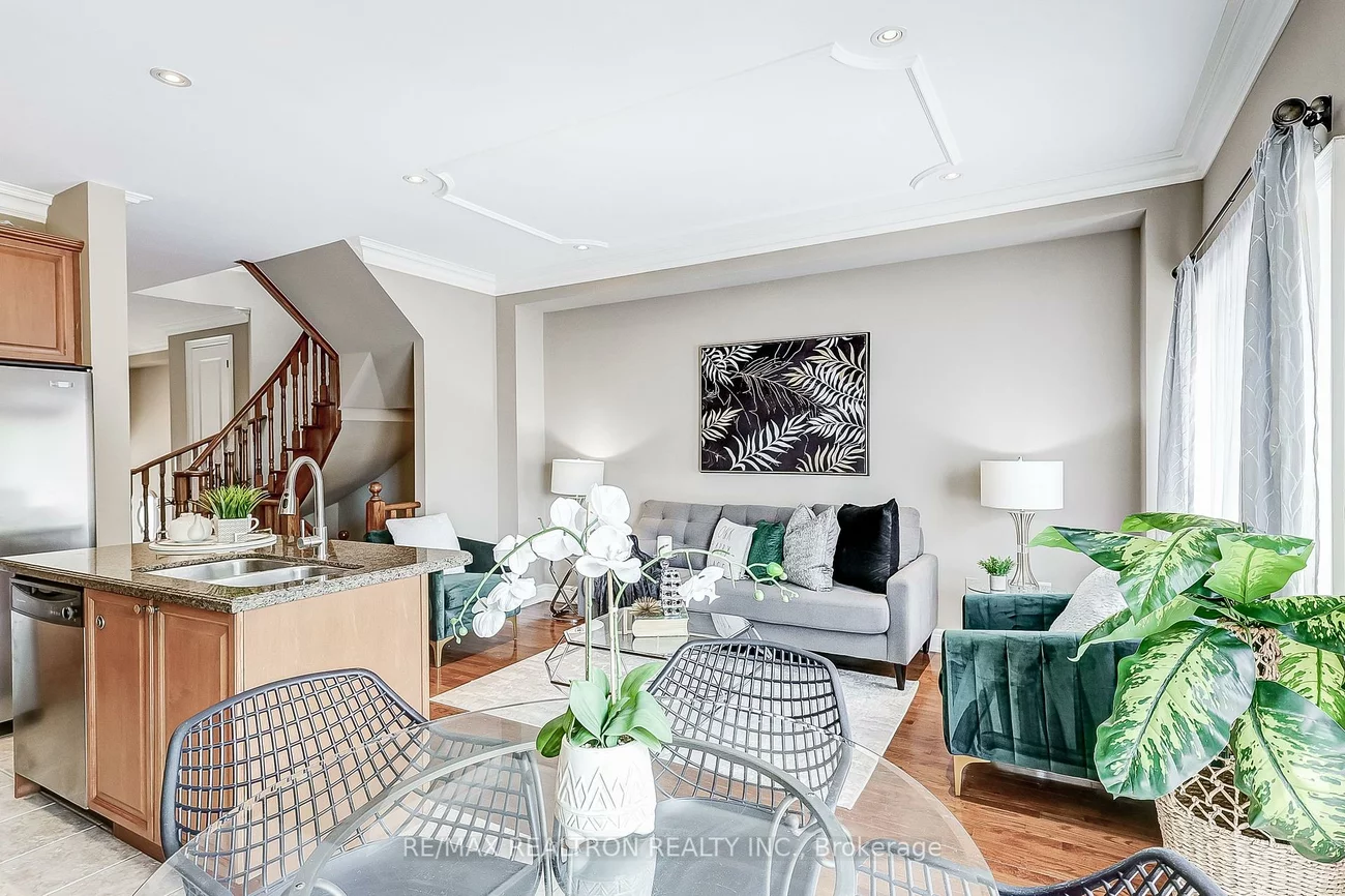 61, Golden Spruce, Maple, Vaughan