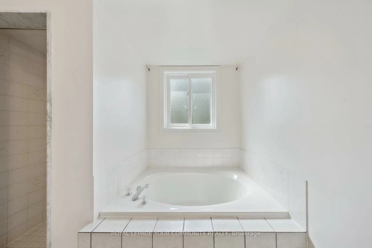 75, VENICE, Beverley Glen, Vaughan