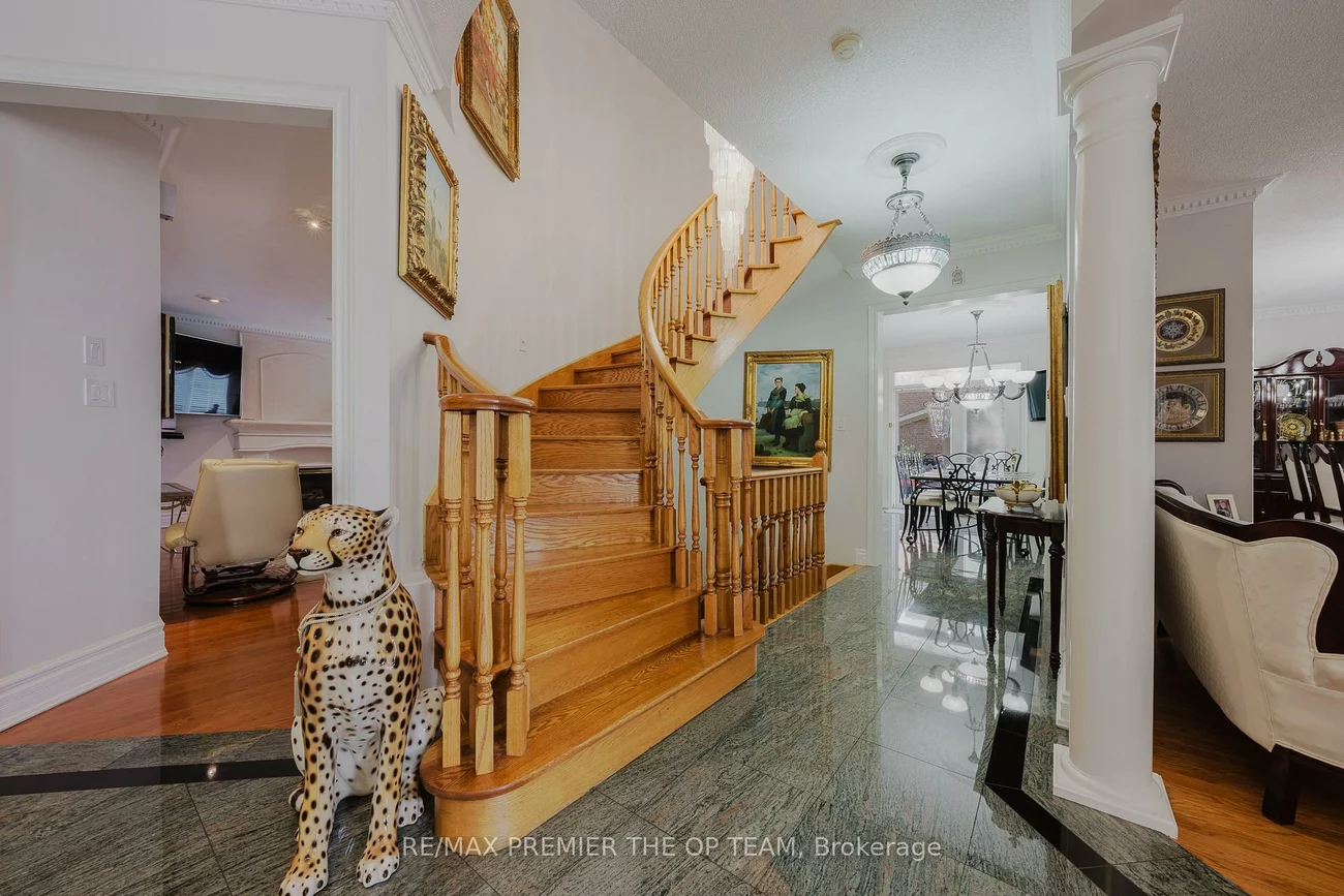 159, Woolacott, East Woodbridge, Vaughan