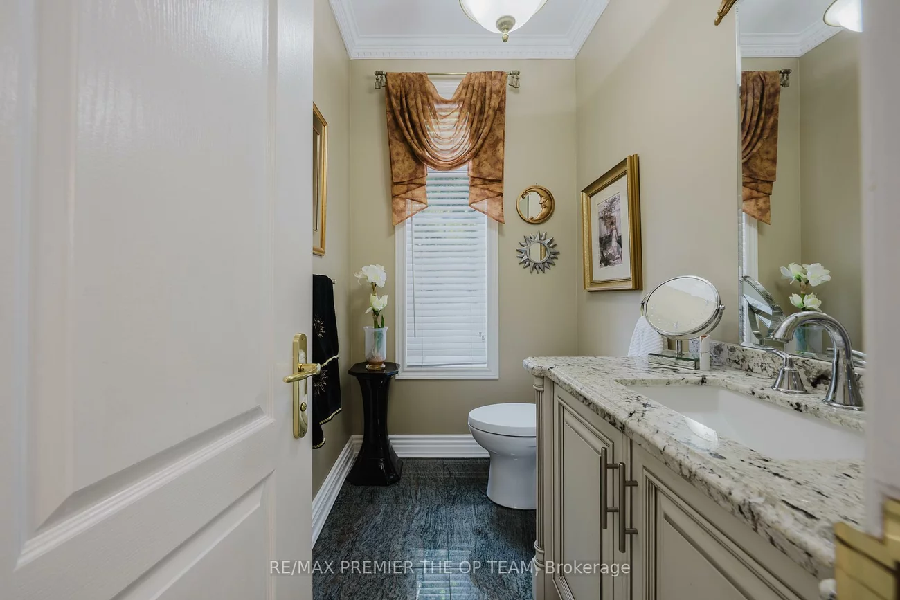 159, Woolacott, East Woodbridge, Vaughan