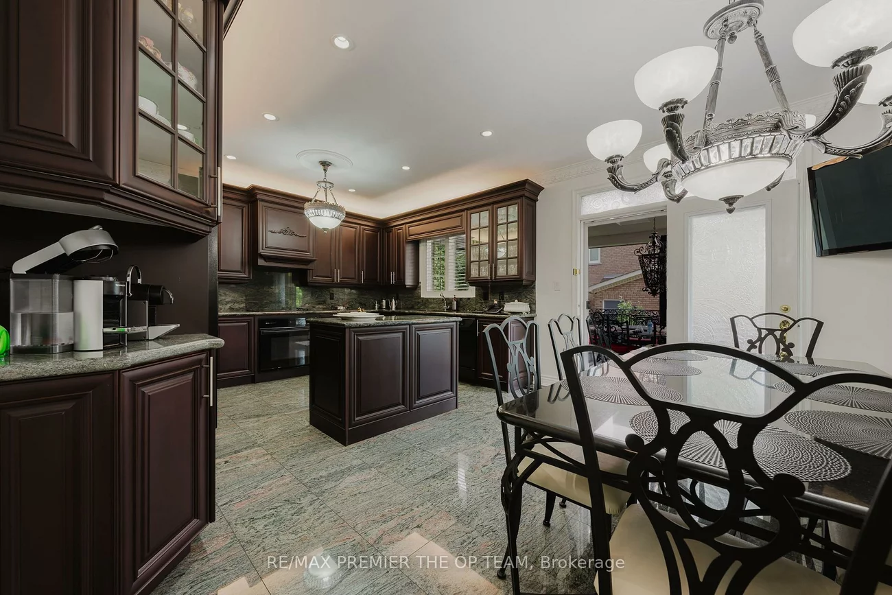 159, Woolacott, East Woodbridge, Vaughan