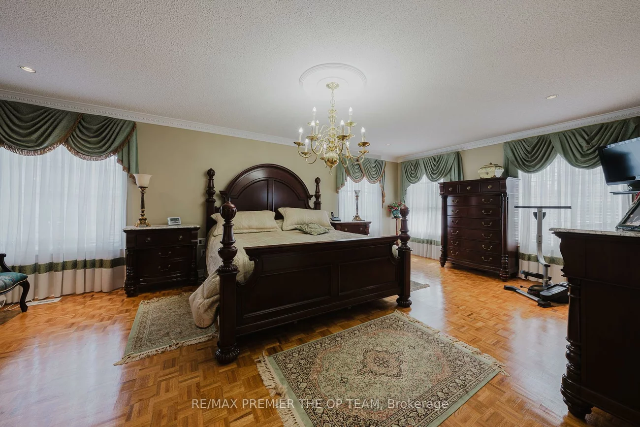 159, Woolacott, East Woodbridge, Vaughan