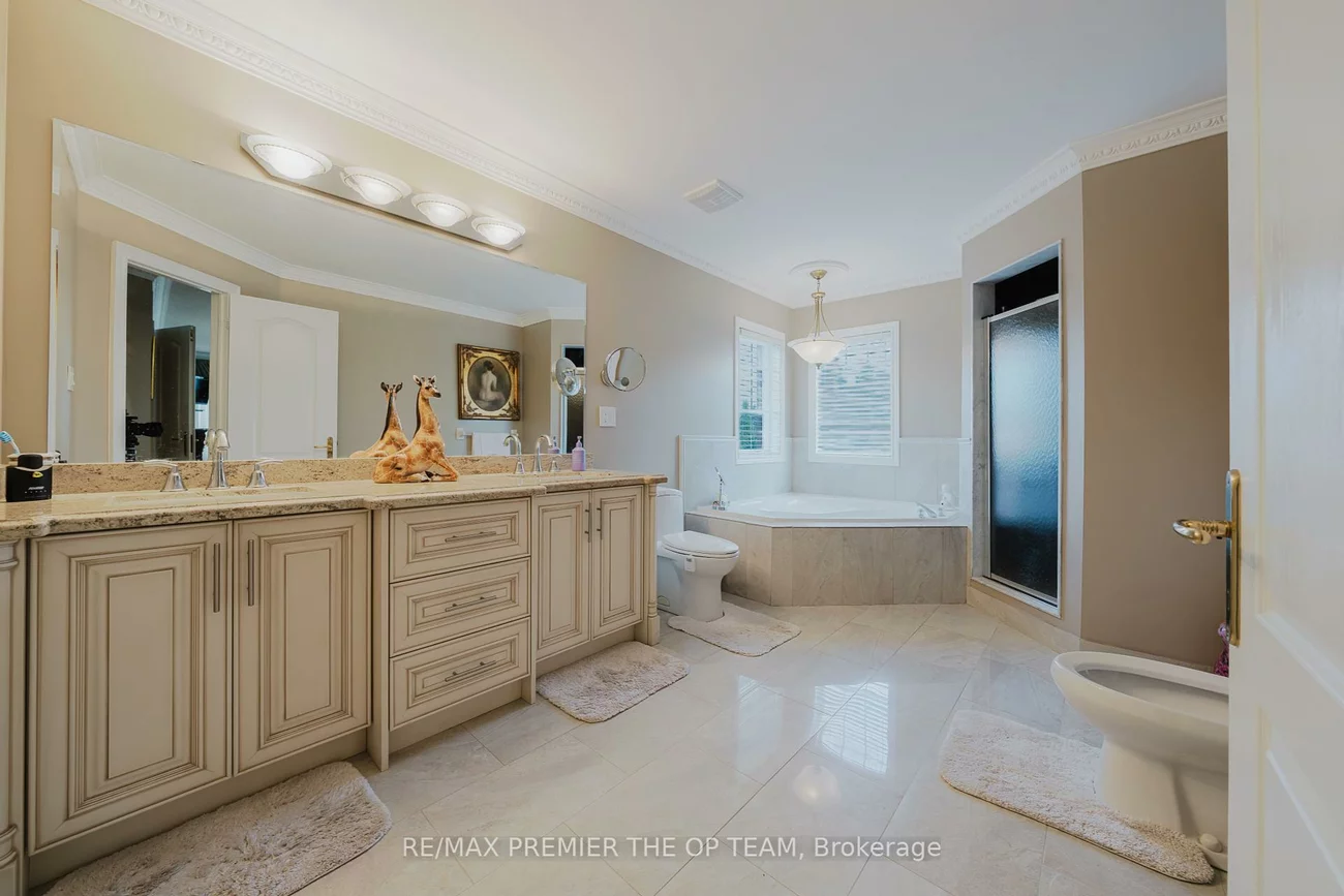 159, Woolacott, East Woodbridge, Vaughan