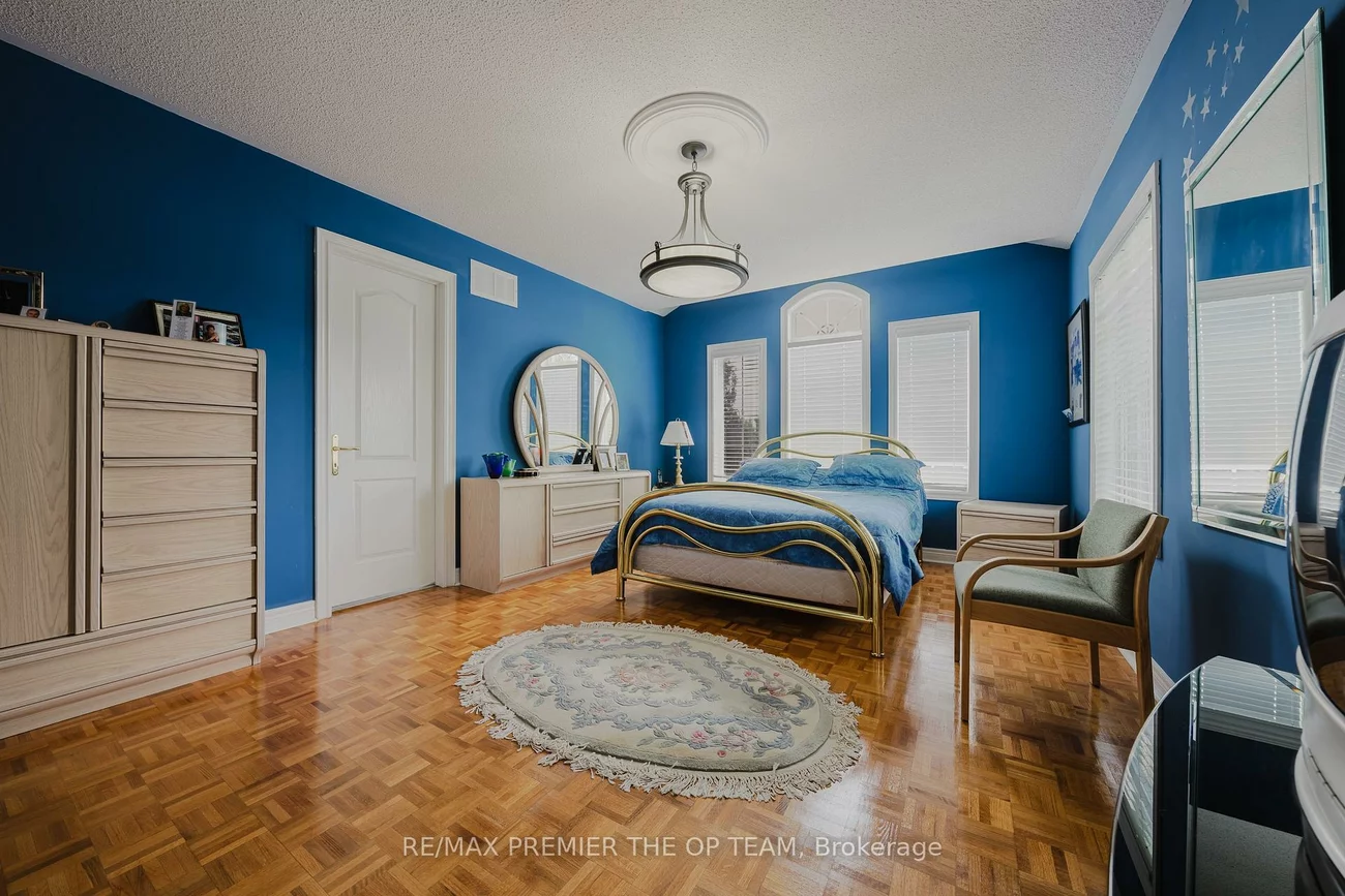 159, Woolacott, East Woodbridge, Vaughan
