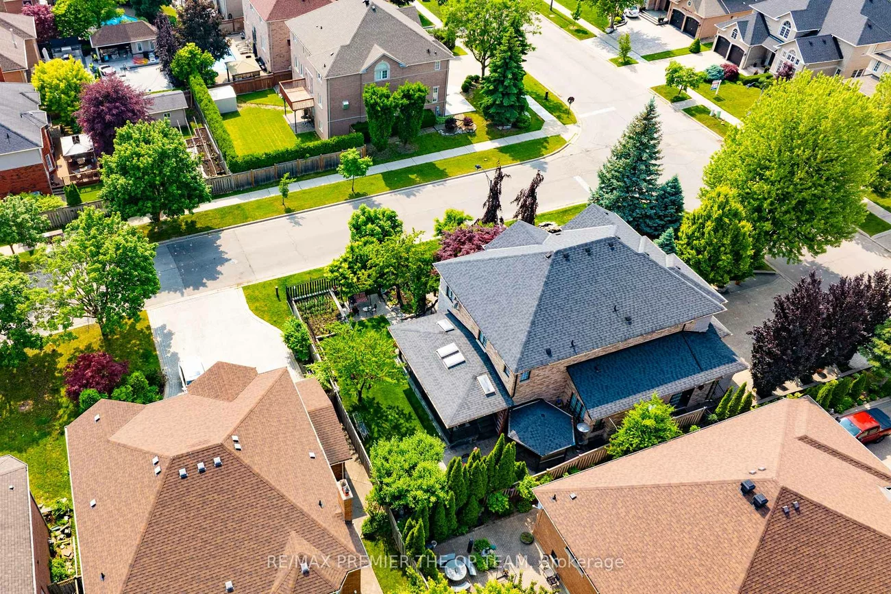 159, Woolacott, East Woodbridge, Vaughan