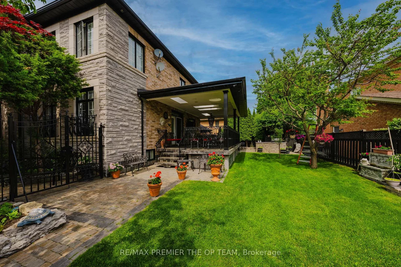 159, Woolacott, East Woodbridge, Vaughan
