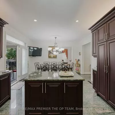 159, Woolacott, East Woodbridge, Vaughan