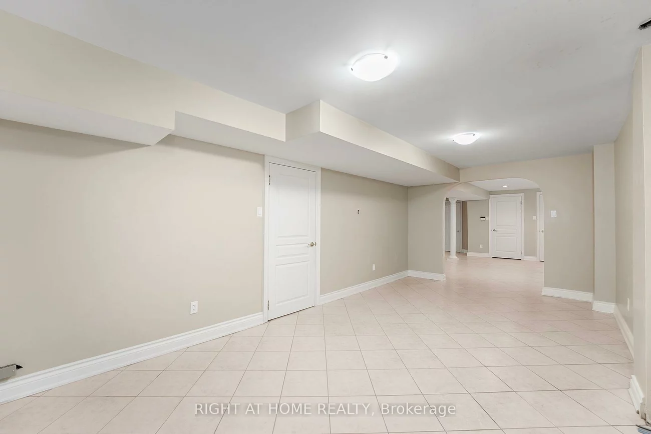 52, Spring Town, East Woodbridge, Vaughan