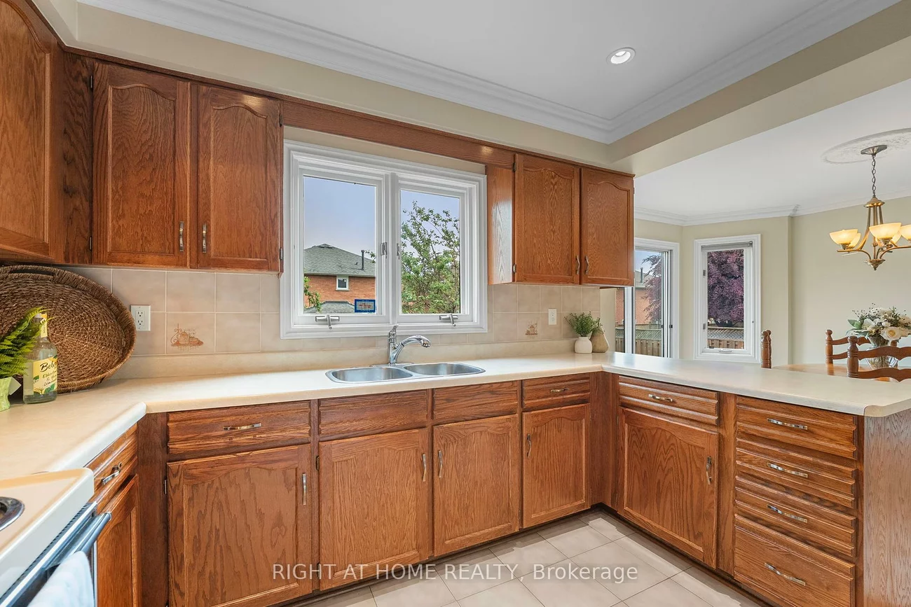 52, Spring Town, East Woodbridge, Vaughan