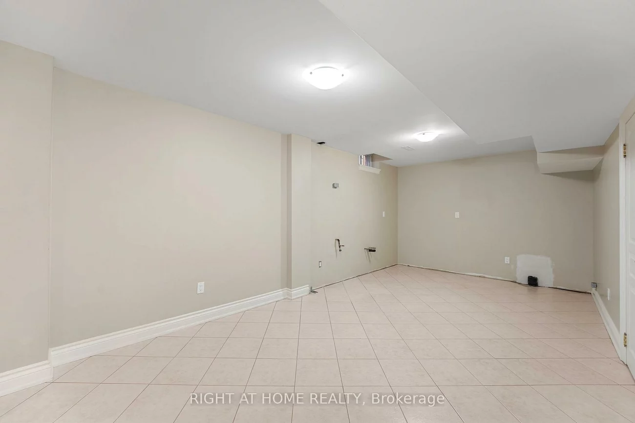 52, Spring Town, East Woodbridge, Vaughan