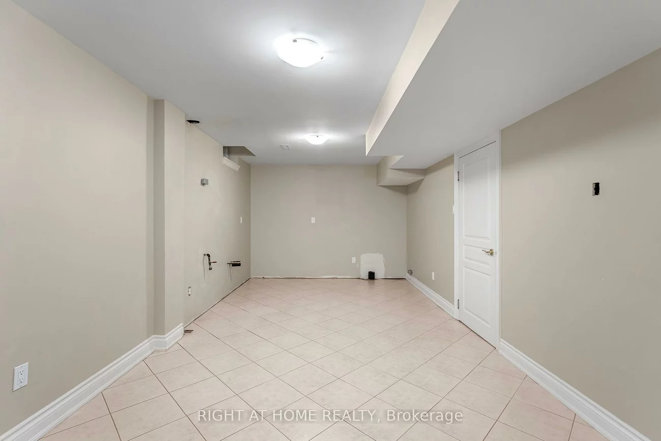 52, Spring Town, East Woodbridge, Vaughan