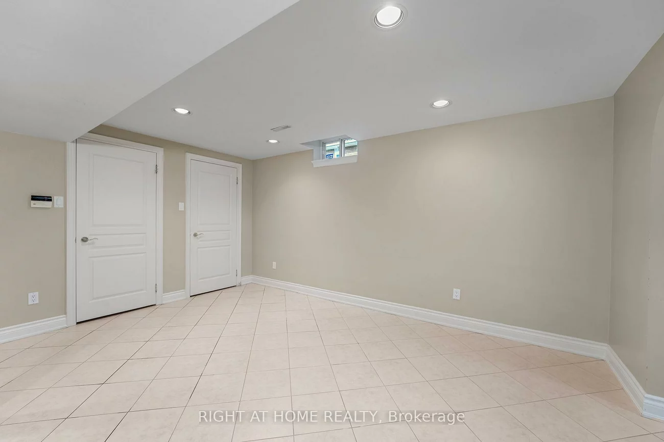 52, Spring Town, East Woodbridge, Vaughan