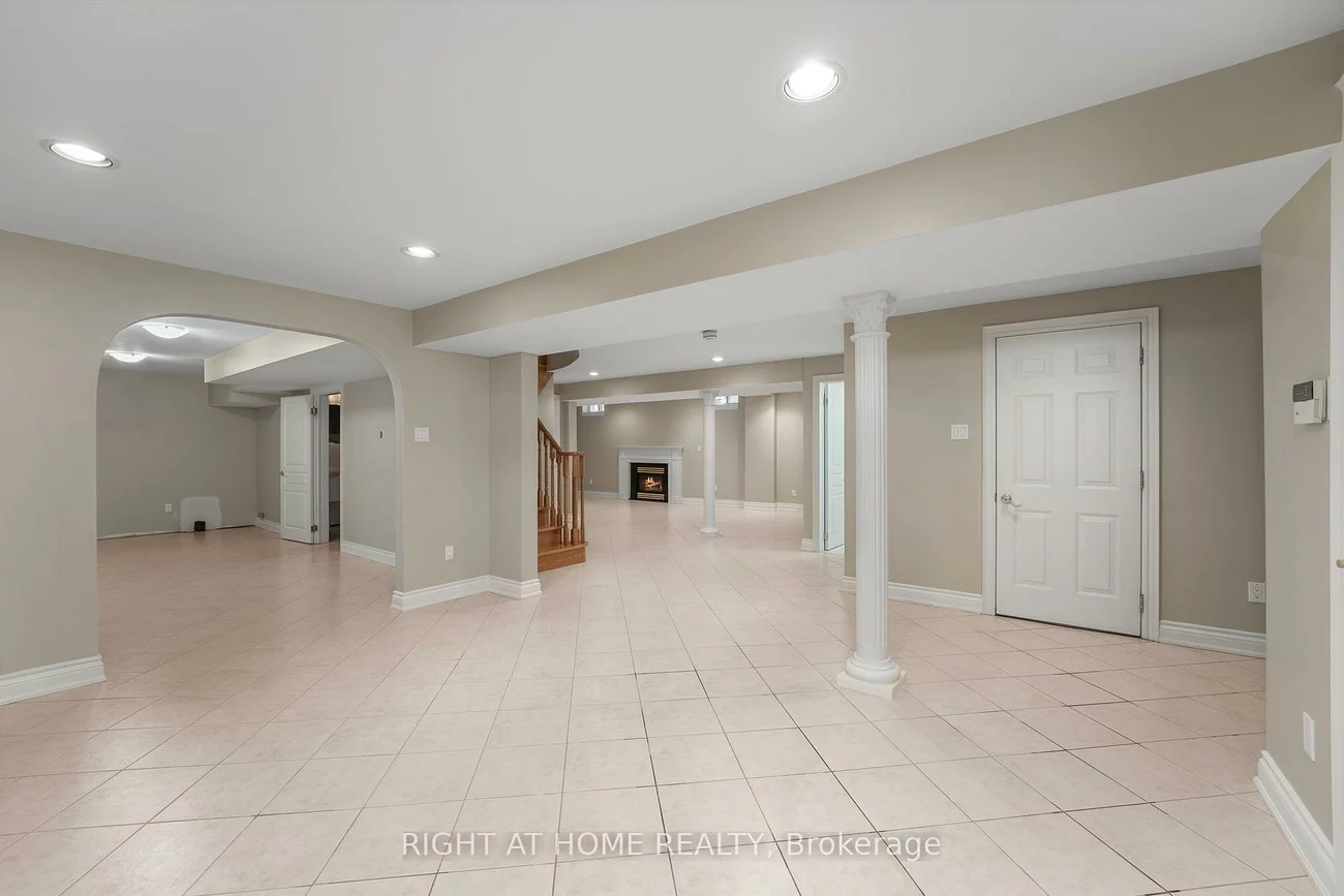 52, Spring Town, East Woodbridge, Vaughan