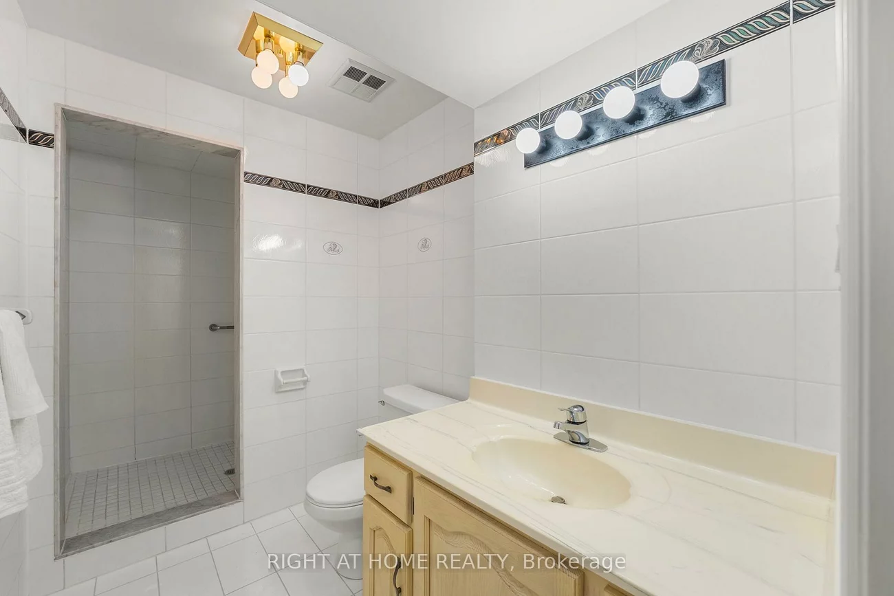 52, Spring Town, East Woodbridge, Vaughan