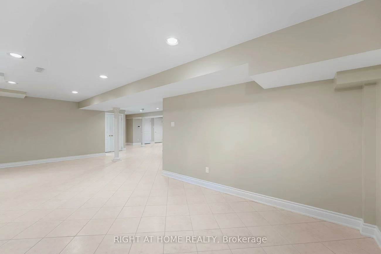 52, Spring Town, East Woodbridge, Vaughan