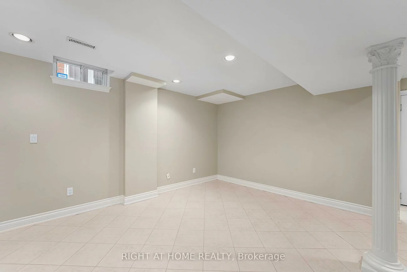 52, Spring Town, East Woodbridge, Vaughan