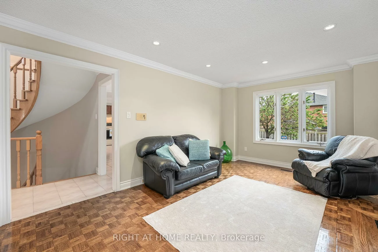 52, Spring Town, East Woodbridge, Vaughan