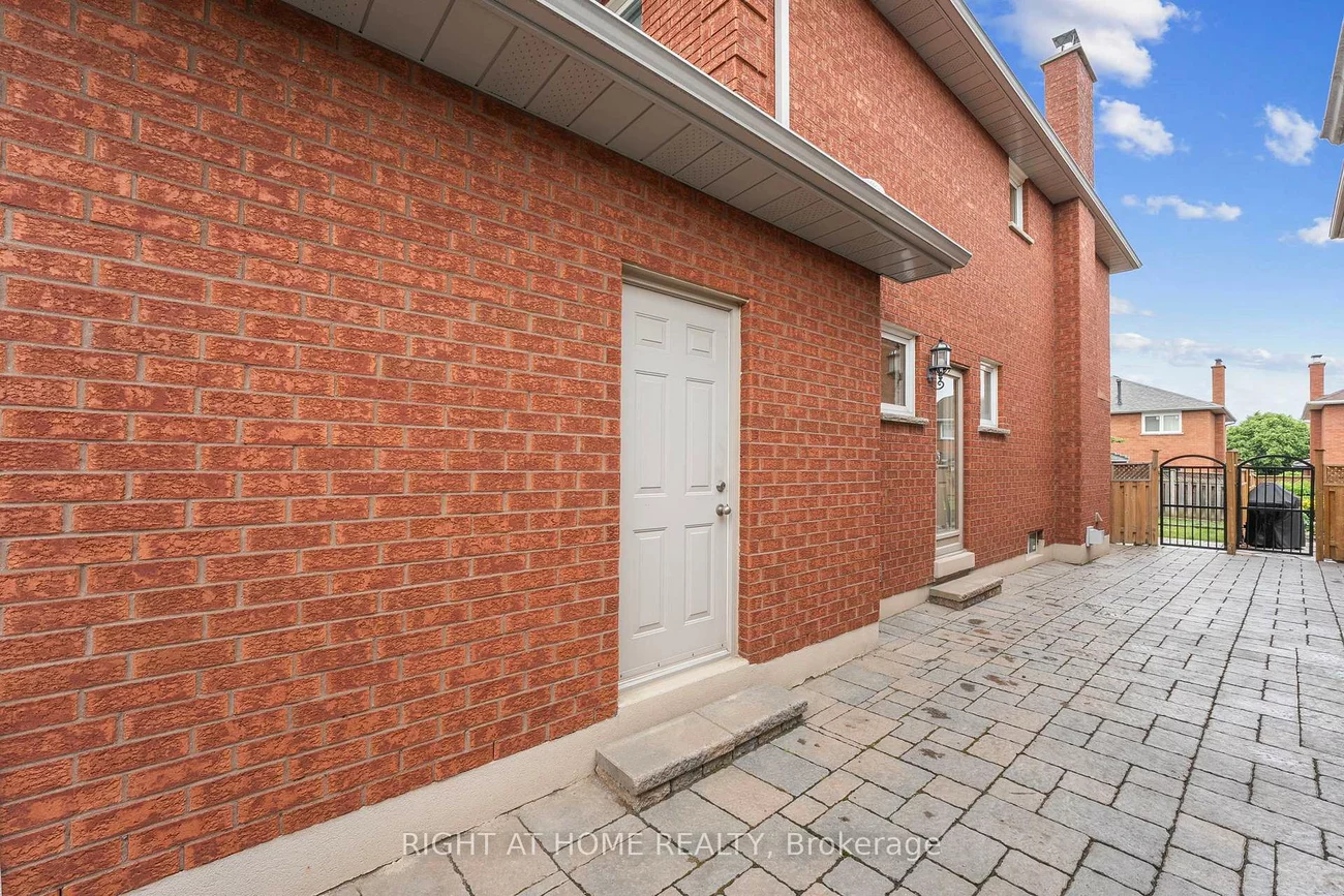 52, Spring Town, East Woodbridge, Vaughan