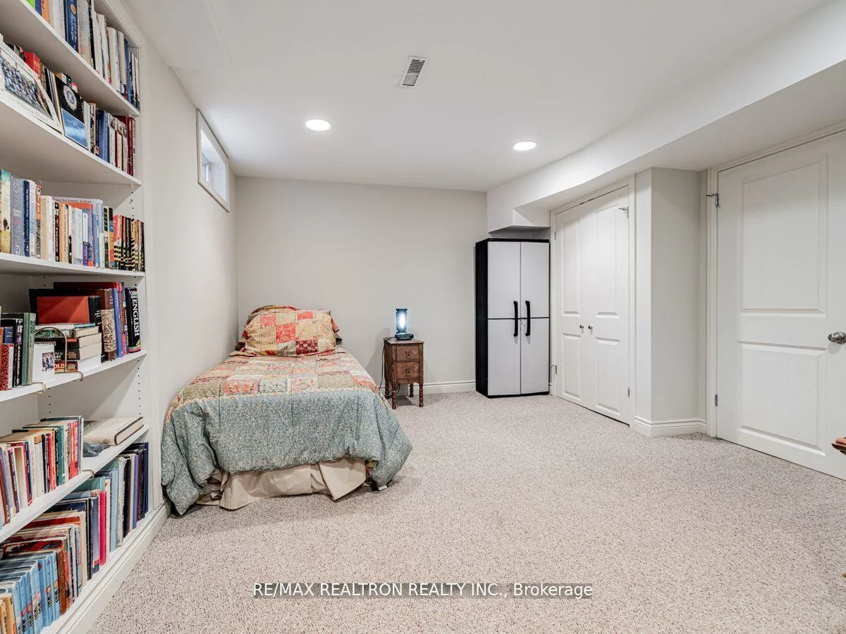 209, Charles, Crestwood-Springfarm-Yorkhill, Vaughan