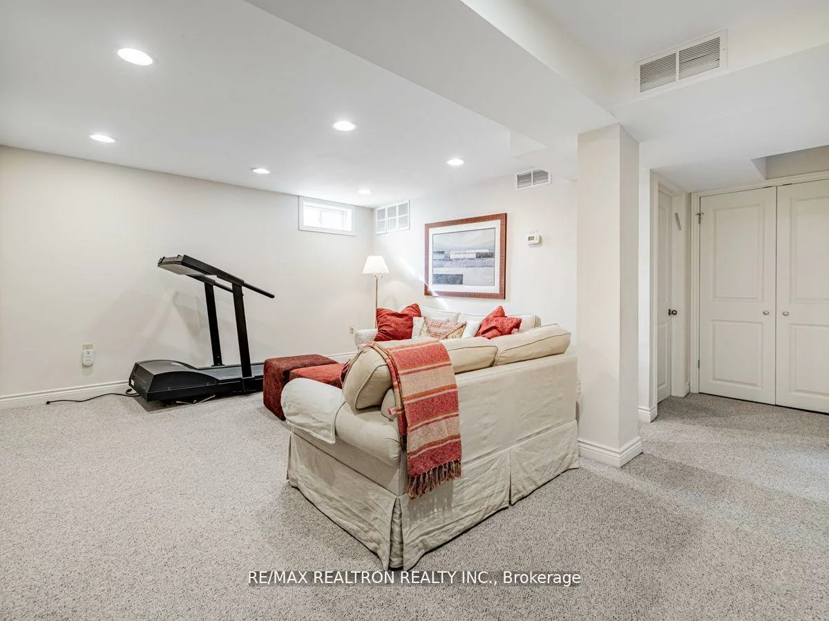 209, Charles, Crestwood-Springfarm-Yorkhill, Vaughan