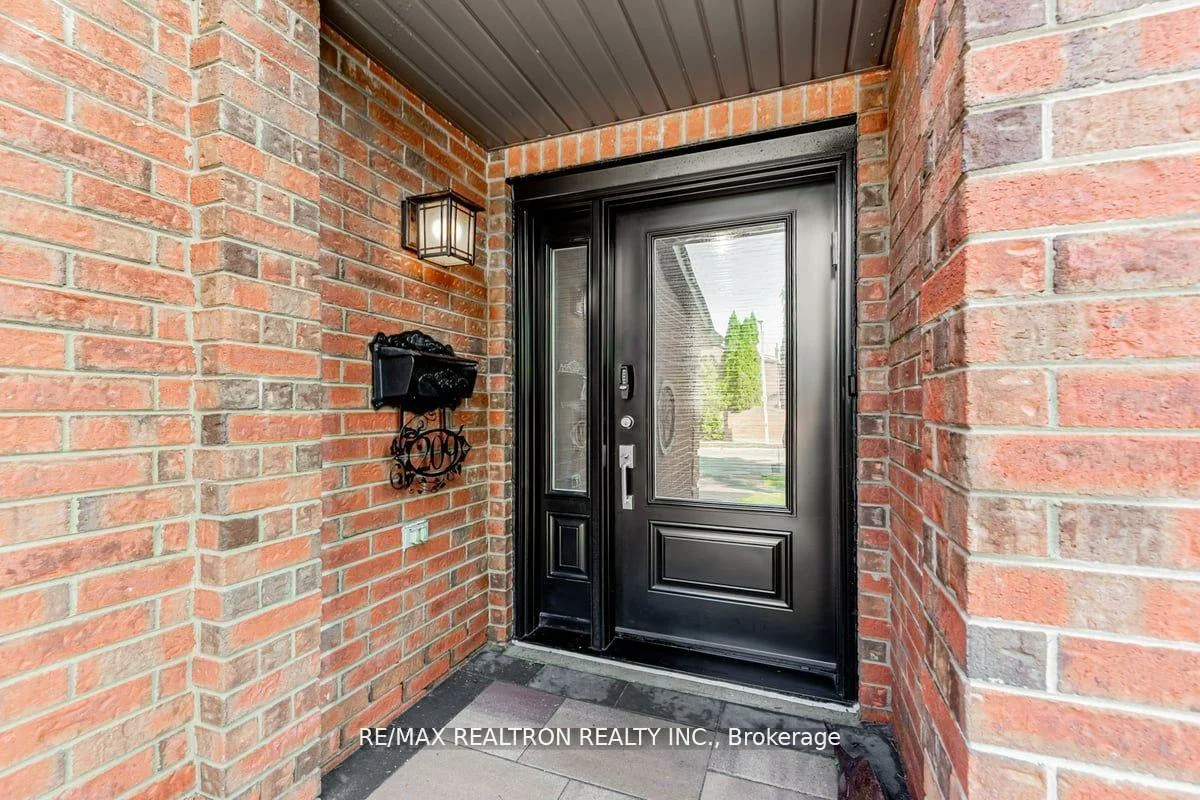 209, Charles, Crestwood-Springfarm-Yorkhill, Vaughan