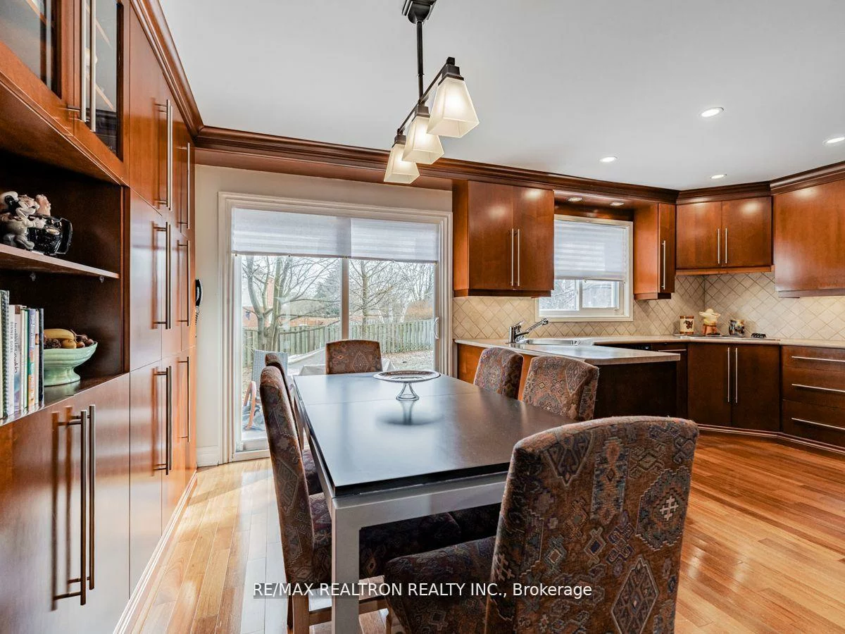 209, Charles, Crestwood-Springfarm-Yorkhill, Vaughan