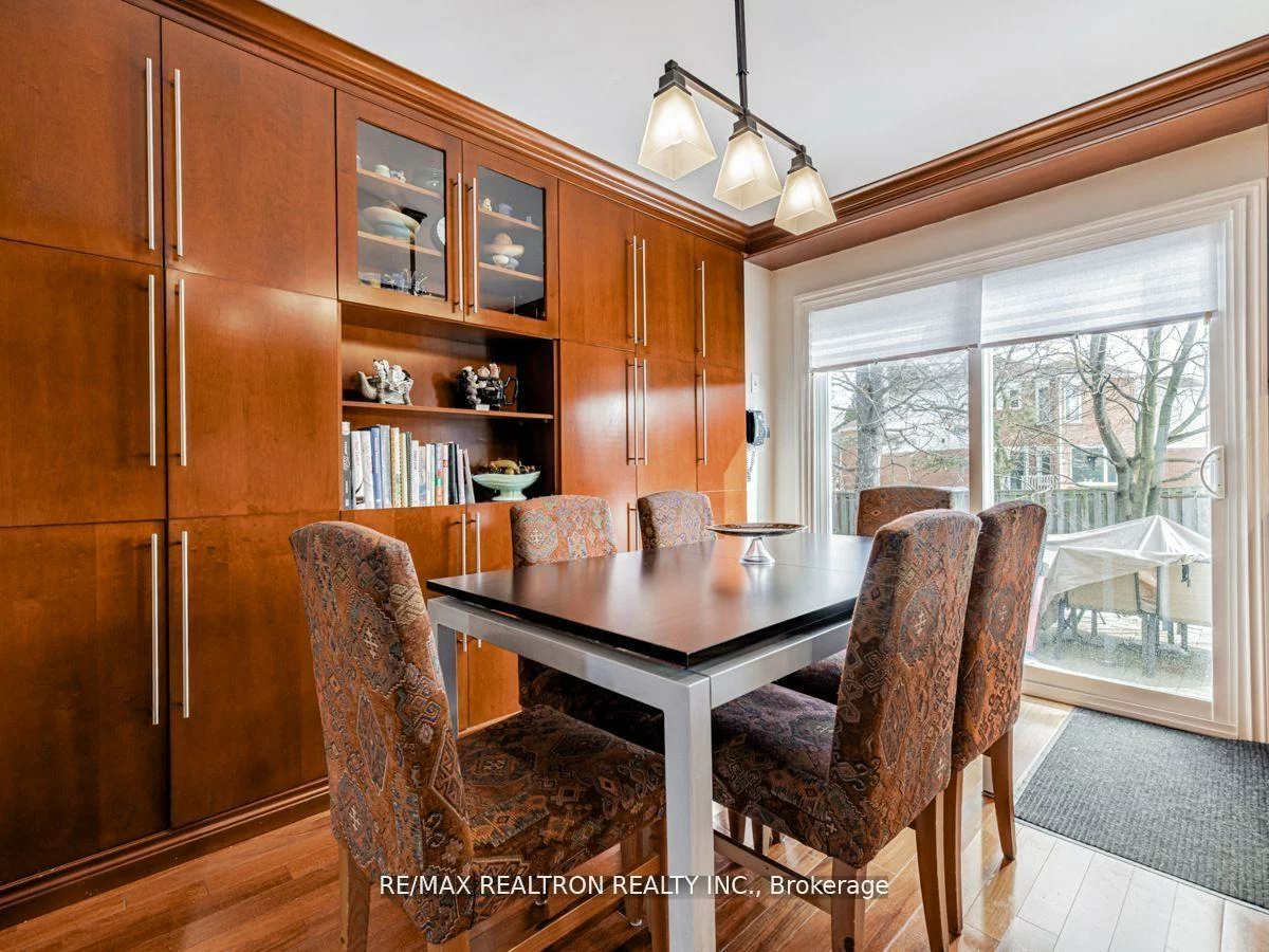 209, Charles, Crestwood-Springfarm-Yorkhill, Vaughan