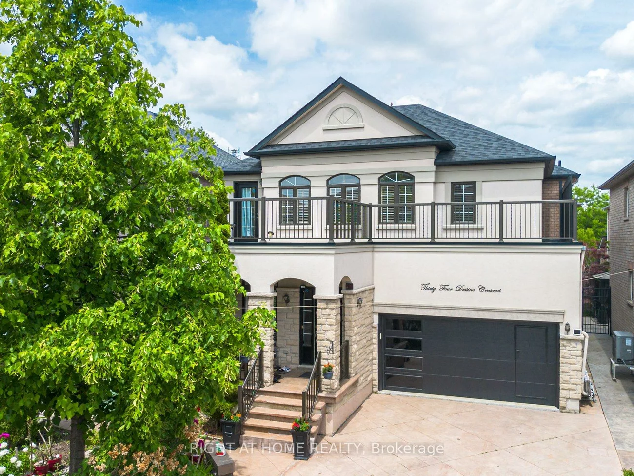 34, Destino, Vellore Village, Vaughan