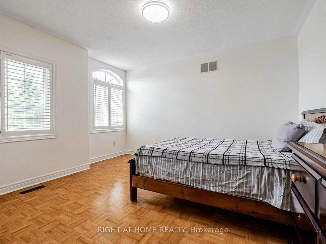 34, Destino, Vellore Village, Vaughan