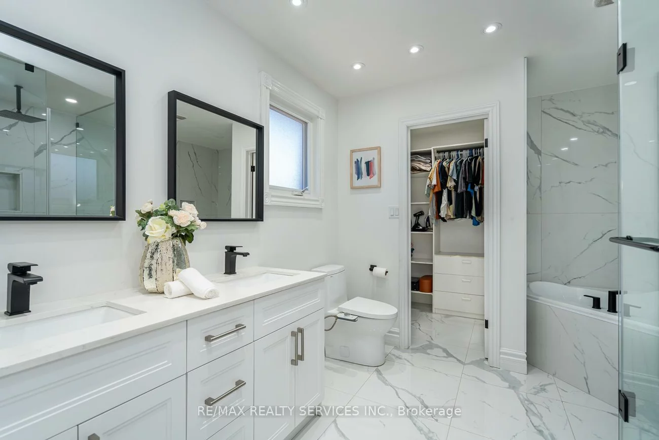 10, Gold Finch, West Woodbridge, Vaughan