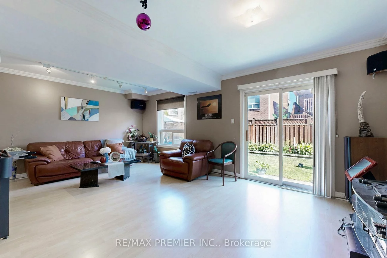 46, Tierra, Vellore Village, Vaughan