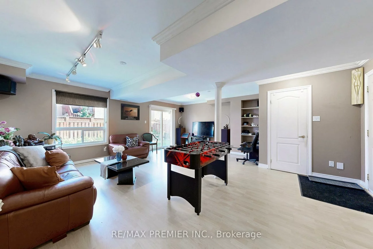46, Tierra, Vellore Village, Vaughan