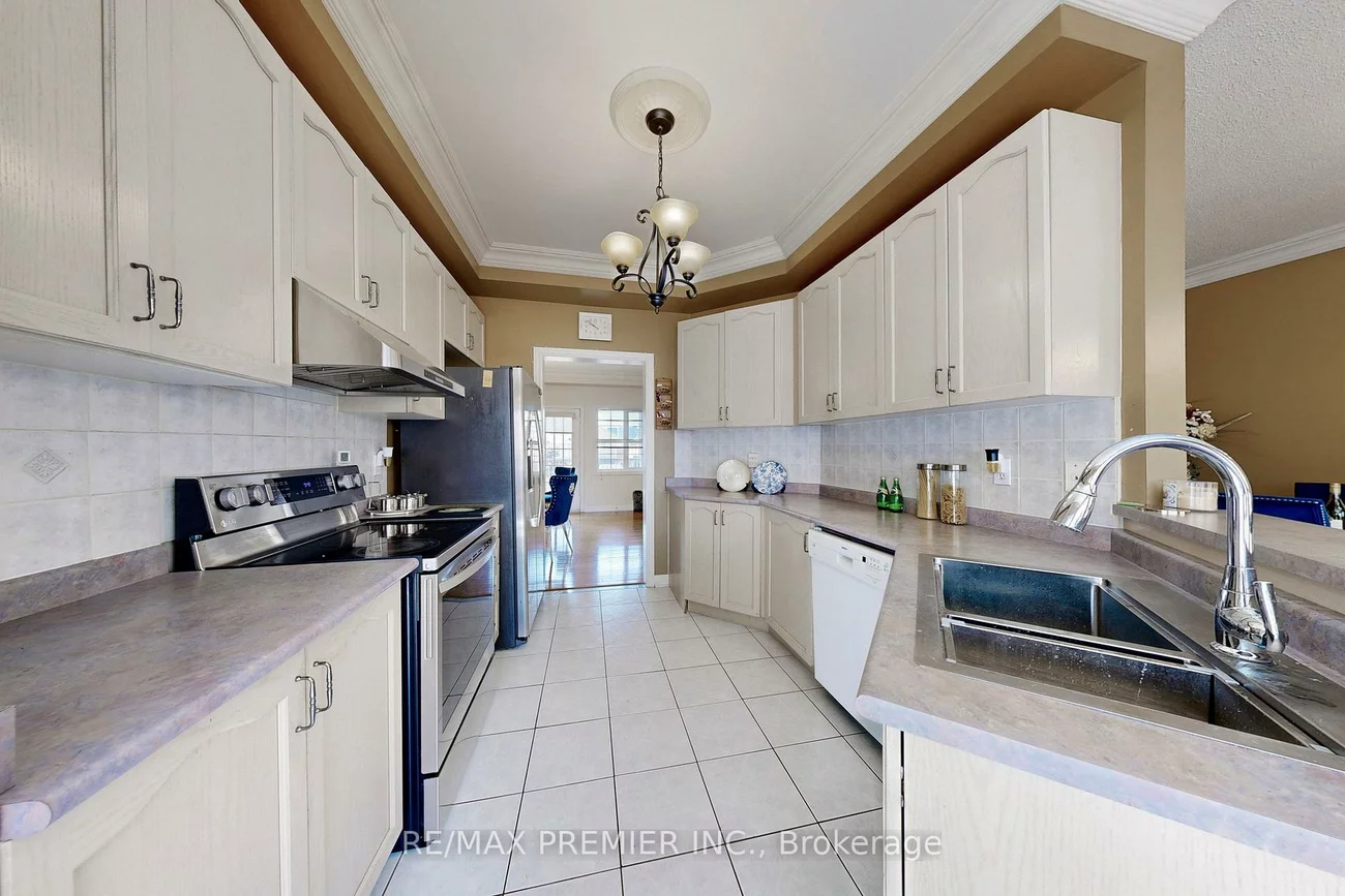 46, Tierra, Vellore Village, Vaughan