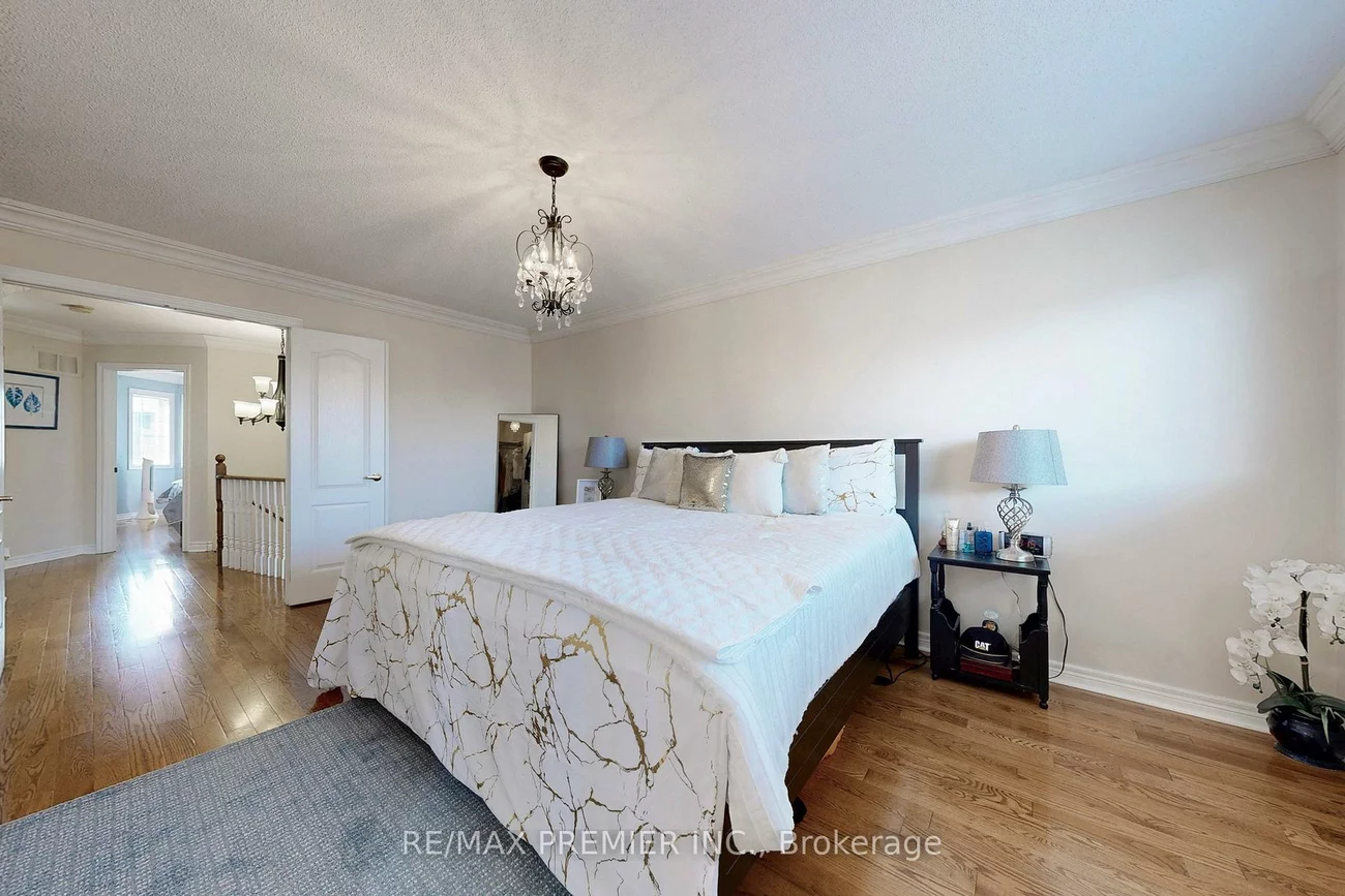 46, Tierra, Vellore Village, Vaughan
