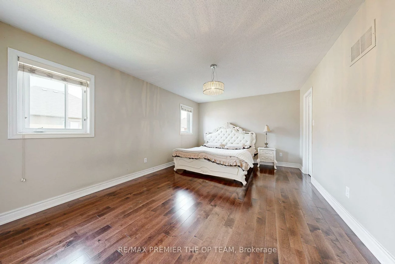 59, Rossi, Vellore Village, Vaughan