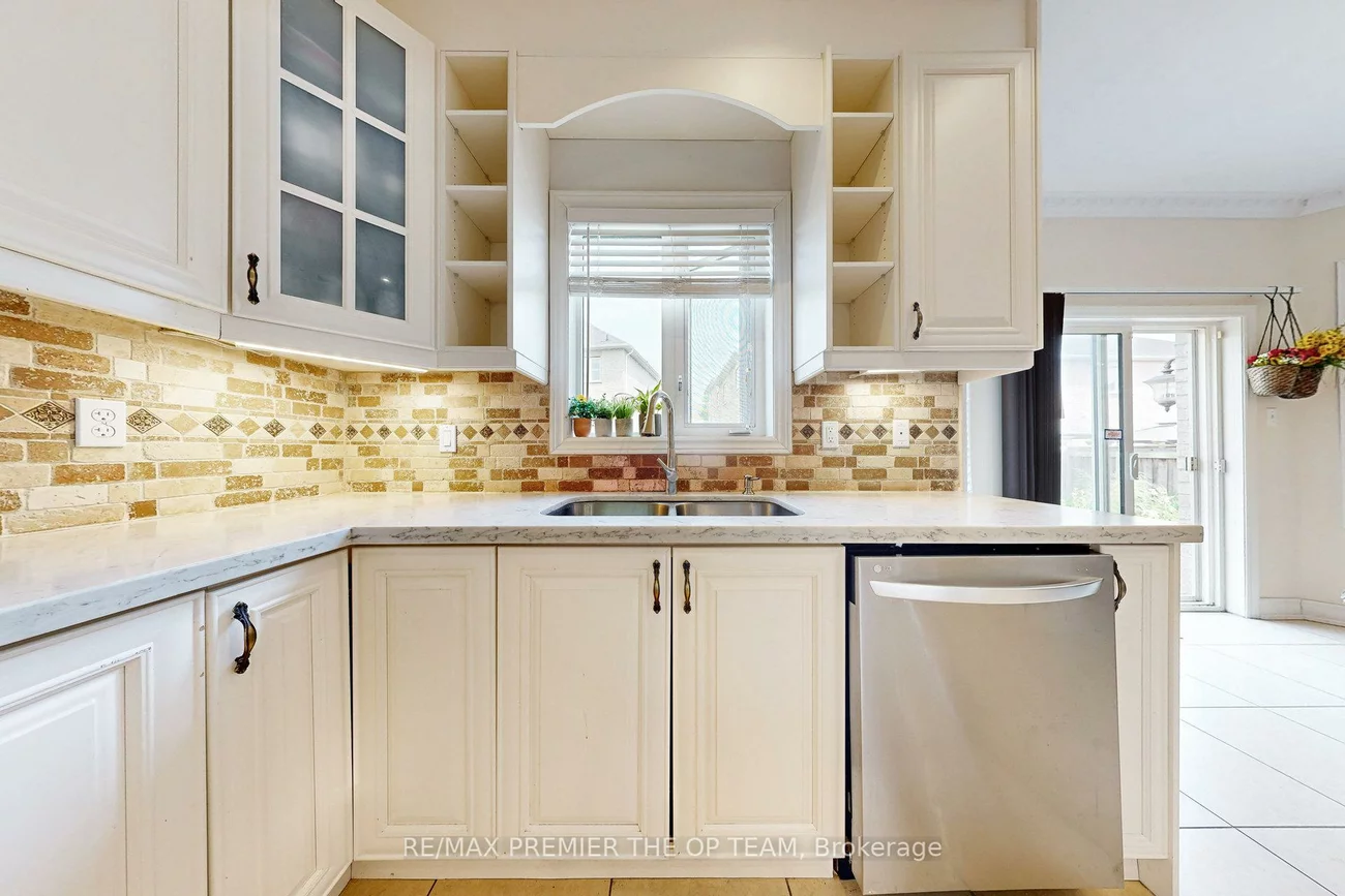 59, Rossi, Vellore Village, Vaughan
