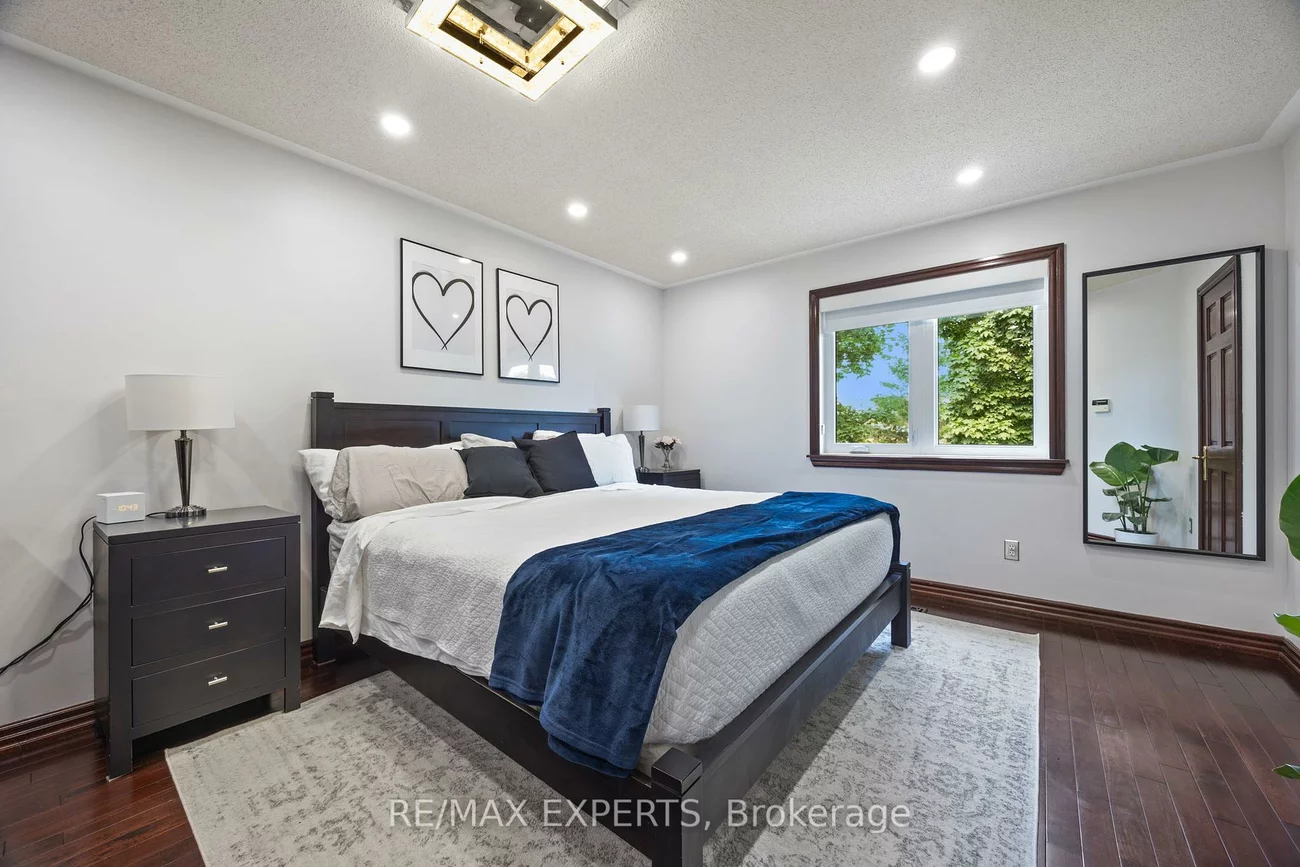 18, Castlepoint, Elder Mills, Vaughan