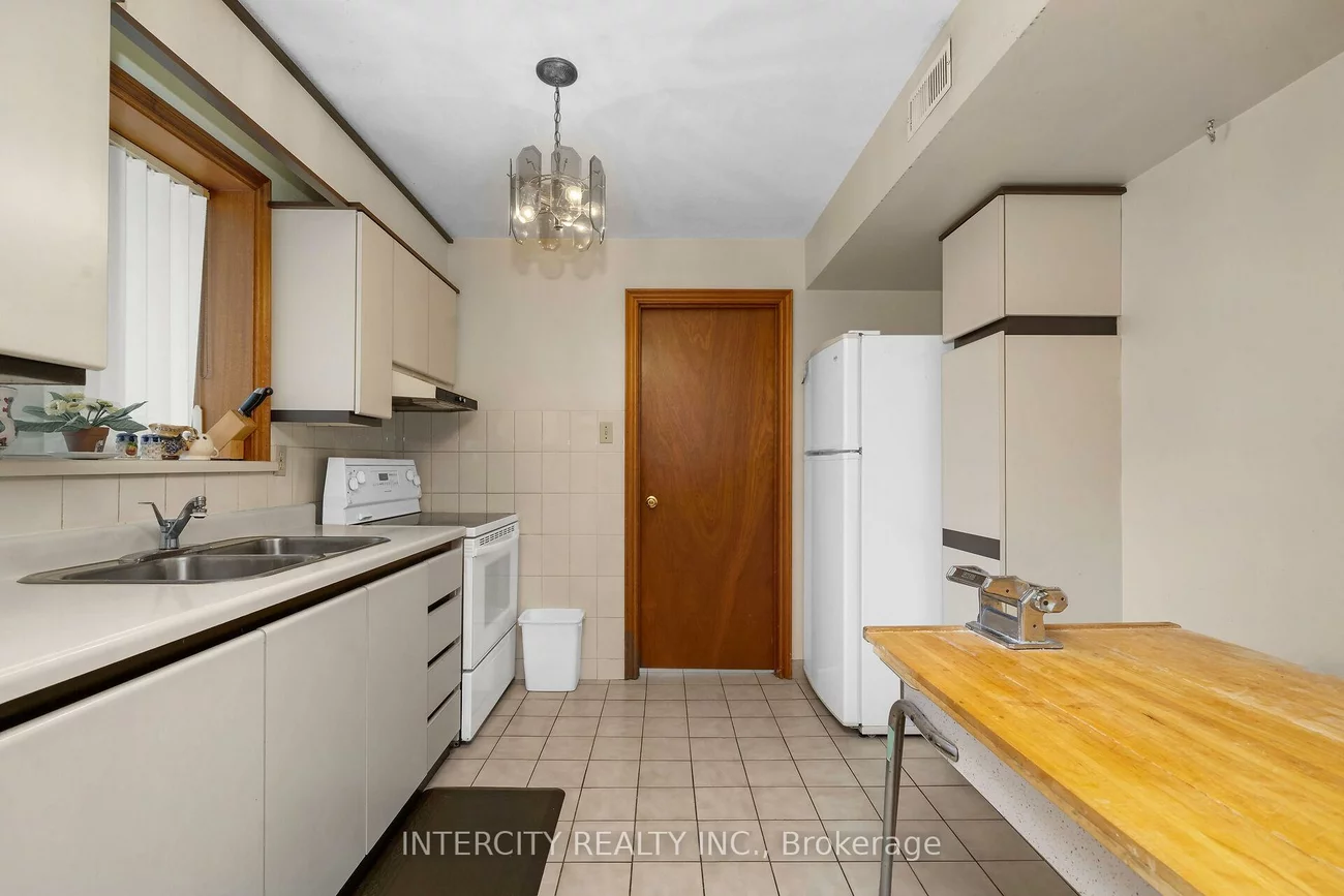 153, Jeanne, East Woodbridge, Vaughan