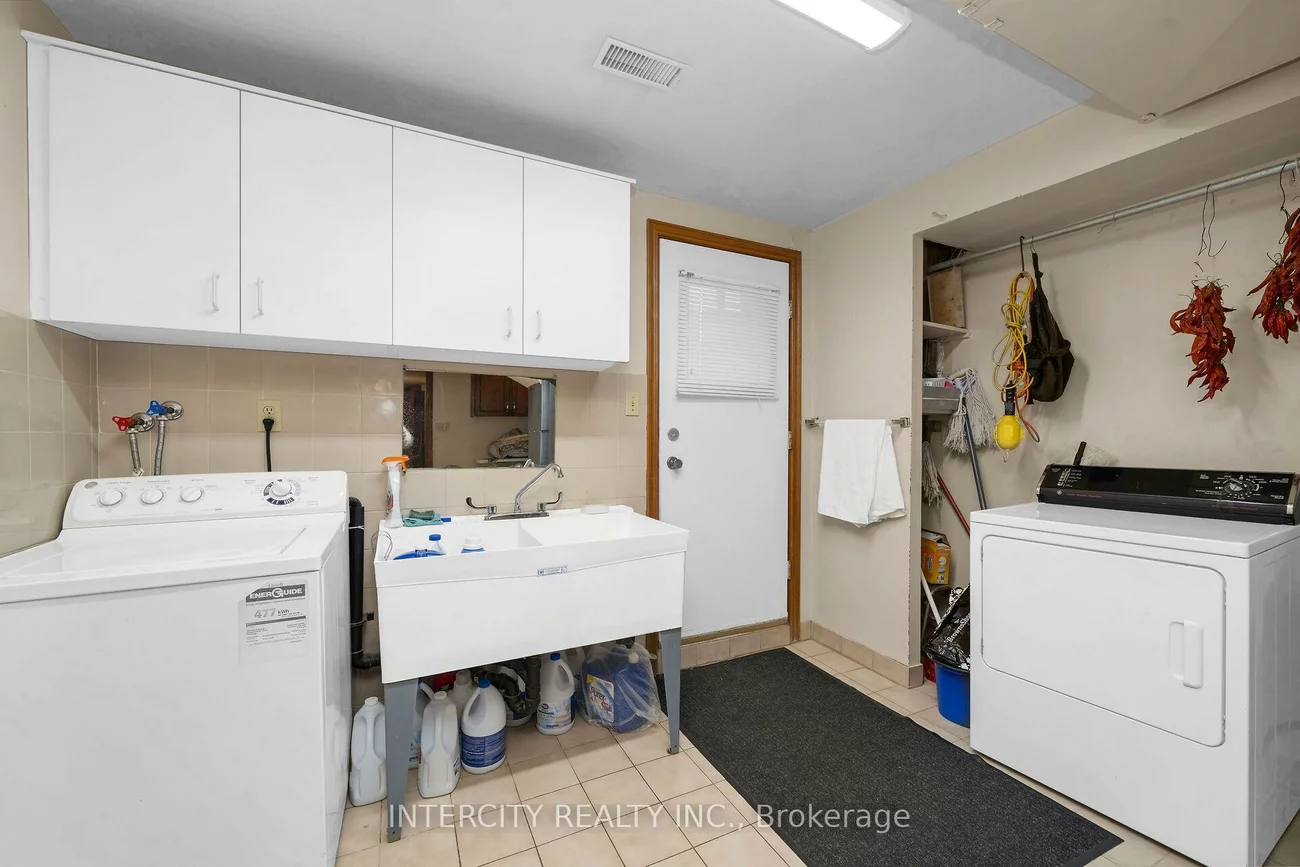 153, Jeanne, East Woodbridge, Vaughan