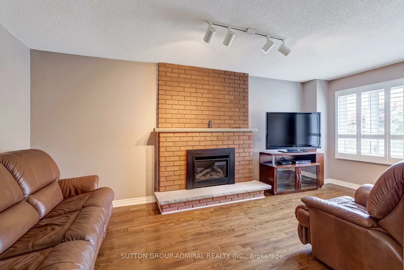 393, Aberdeen, East Woodbridge, Vaughan