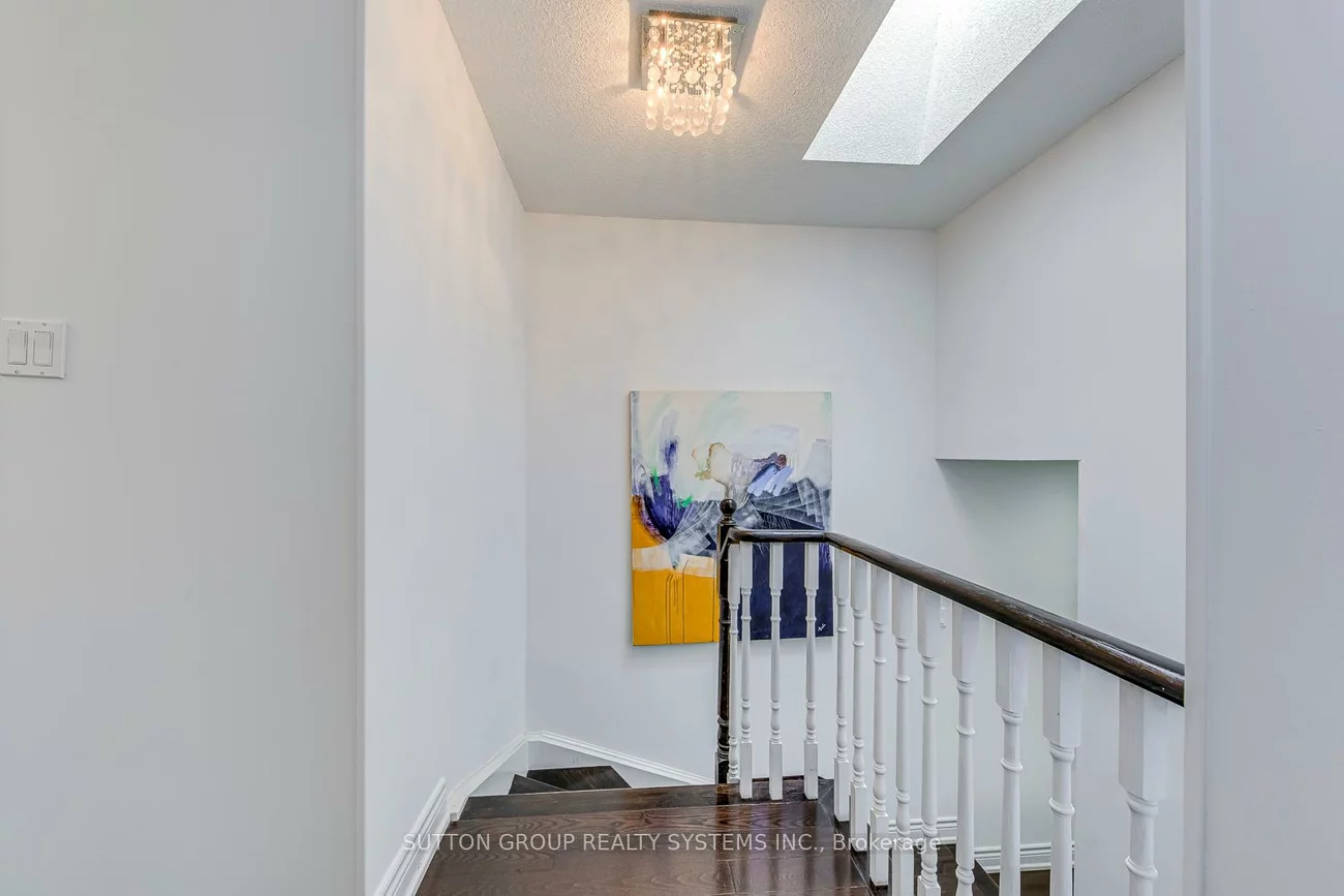 207, Winding, Crestwood-Springfarm-Yorkhill, Vaughan