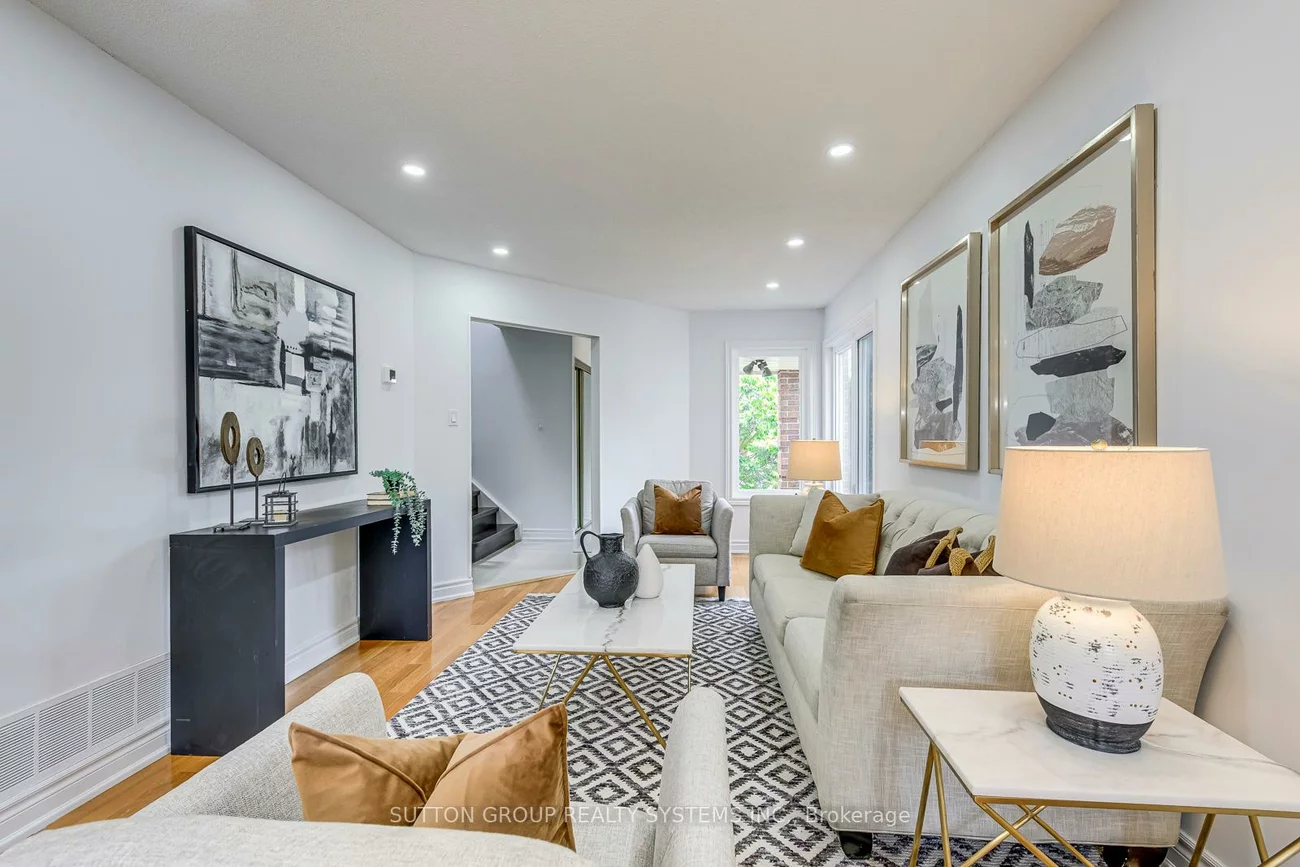 207, Winding, Crestwood-Springfarm-Yorkhill, Vaughan