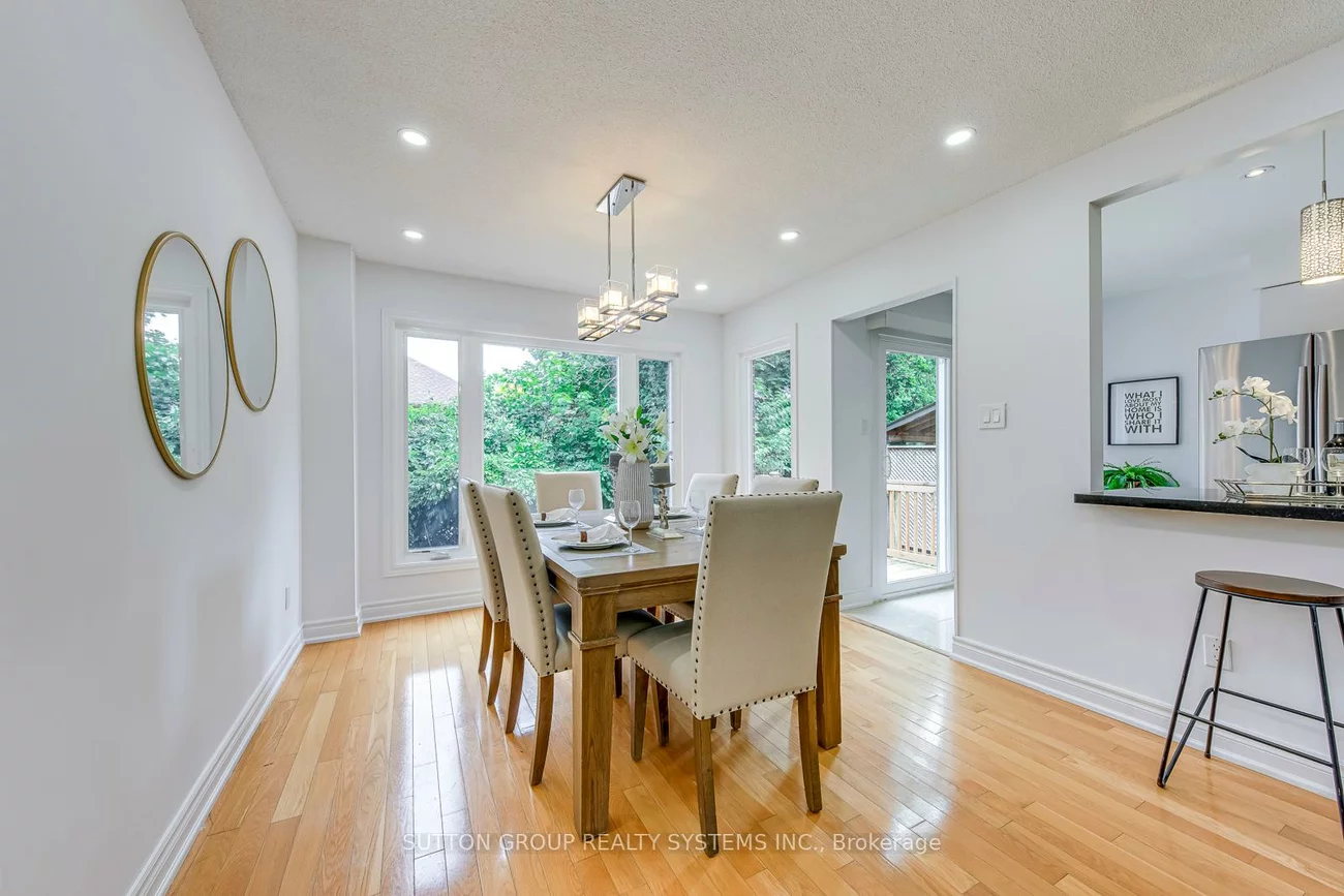 207, Winding, Crestwood-Springfarm-Yorkhill, Vaughan