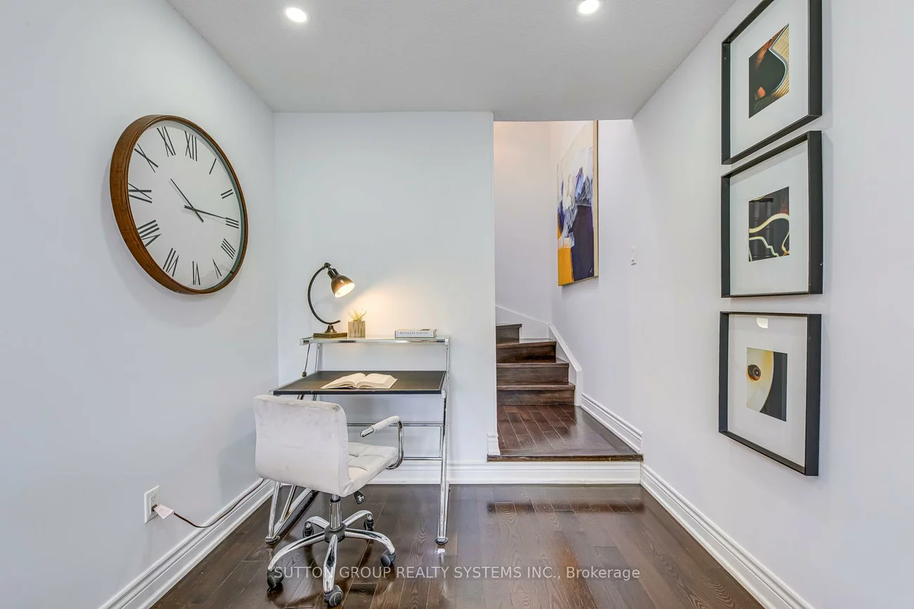 207, Winding, Crestwood-Springfarm-Yorkhill, Vaughan
