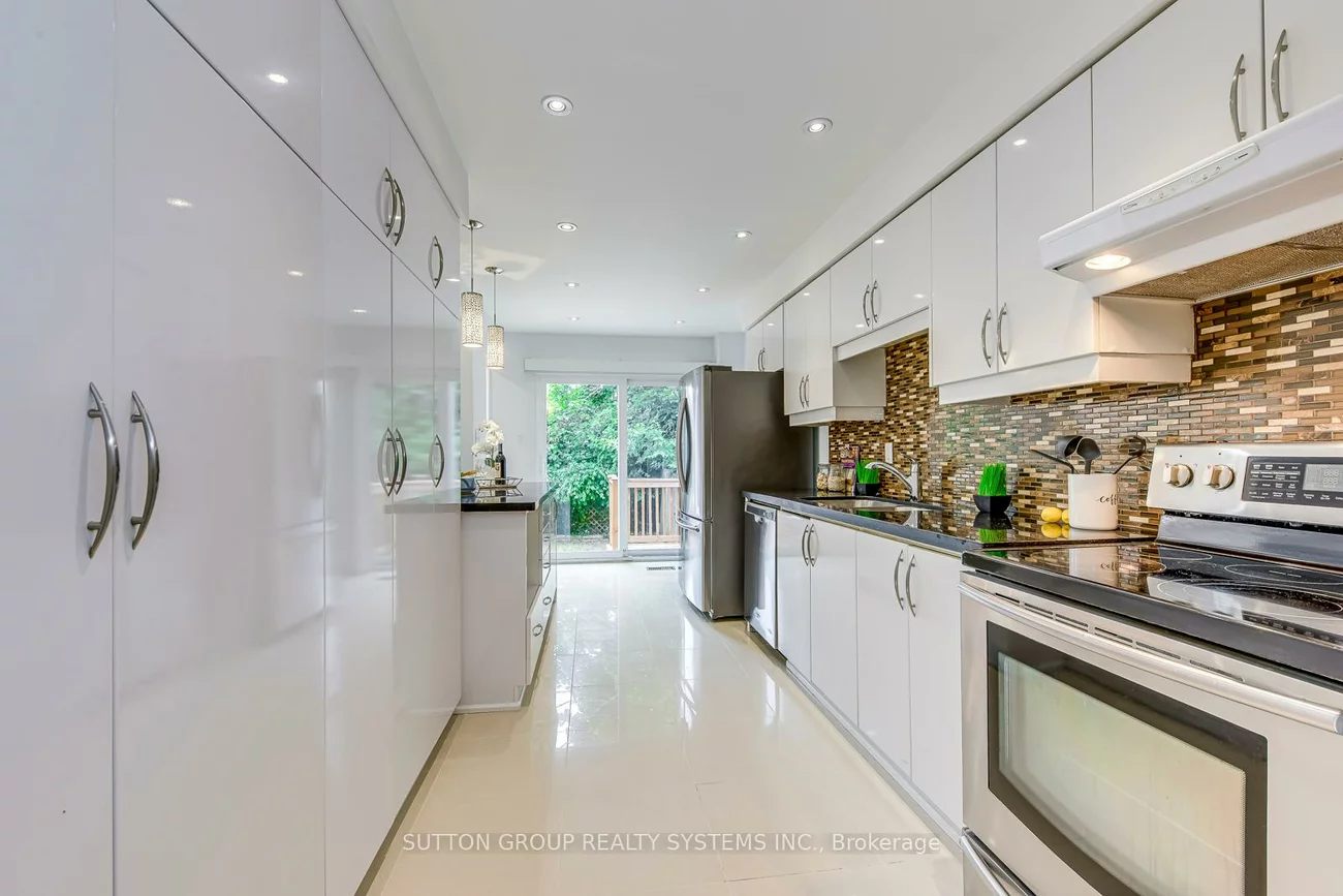 207, Winding, Crestwood-Springfarm-Yorkhill, Vaughan