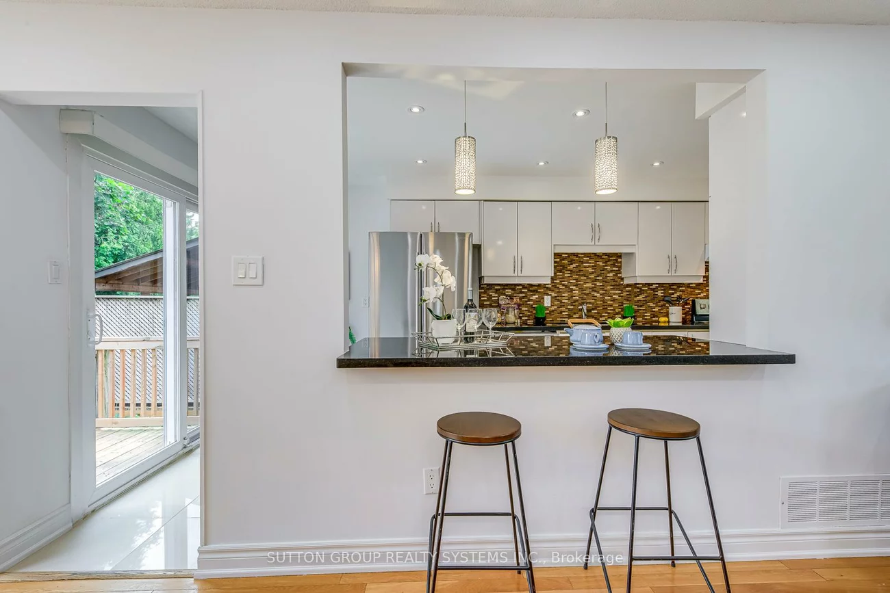 207, Winding, Crestwood-Springfarm-Yorkhill, Vaughan