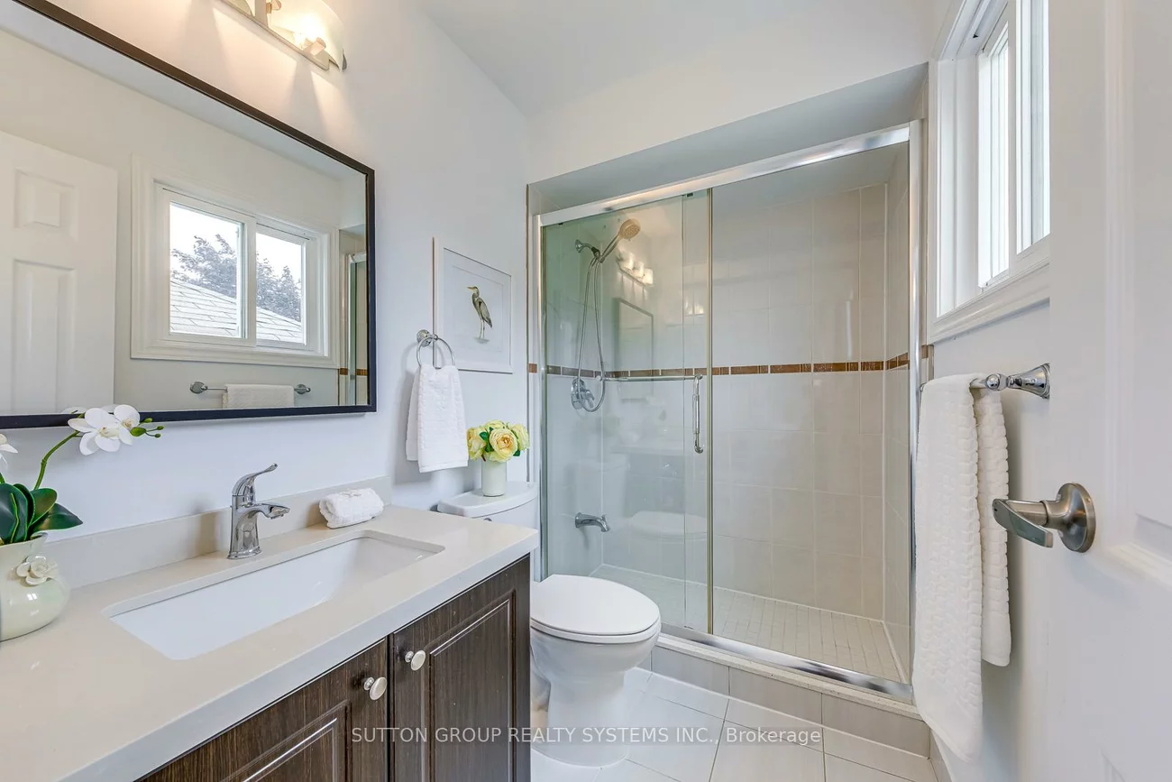 207, Winding, Crestwood-Springfarm-Yorkhill, Vaughan